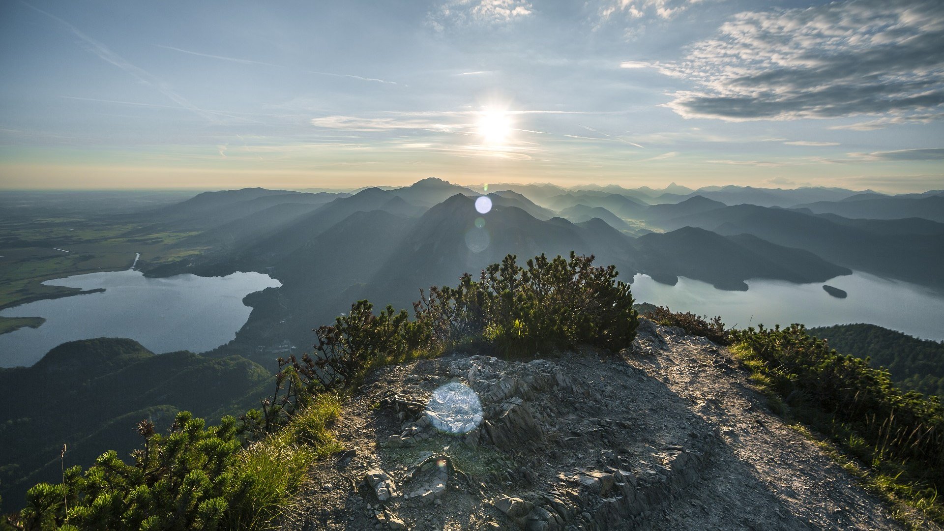 Blick vom Herzogstand auf Kochelsee und Walchensee, © Tourits Information Walchensee|Thomas Kujat Blick vom Herzogstand auf Kochelsee und Walchensee, © Tourits Information Walchensee|Thomas Kujat