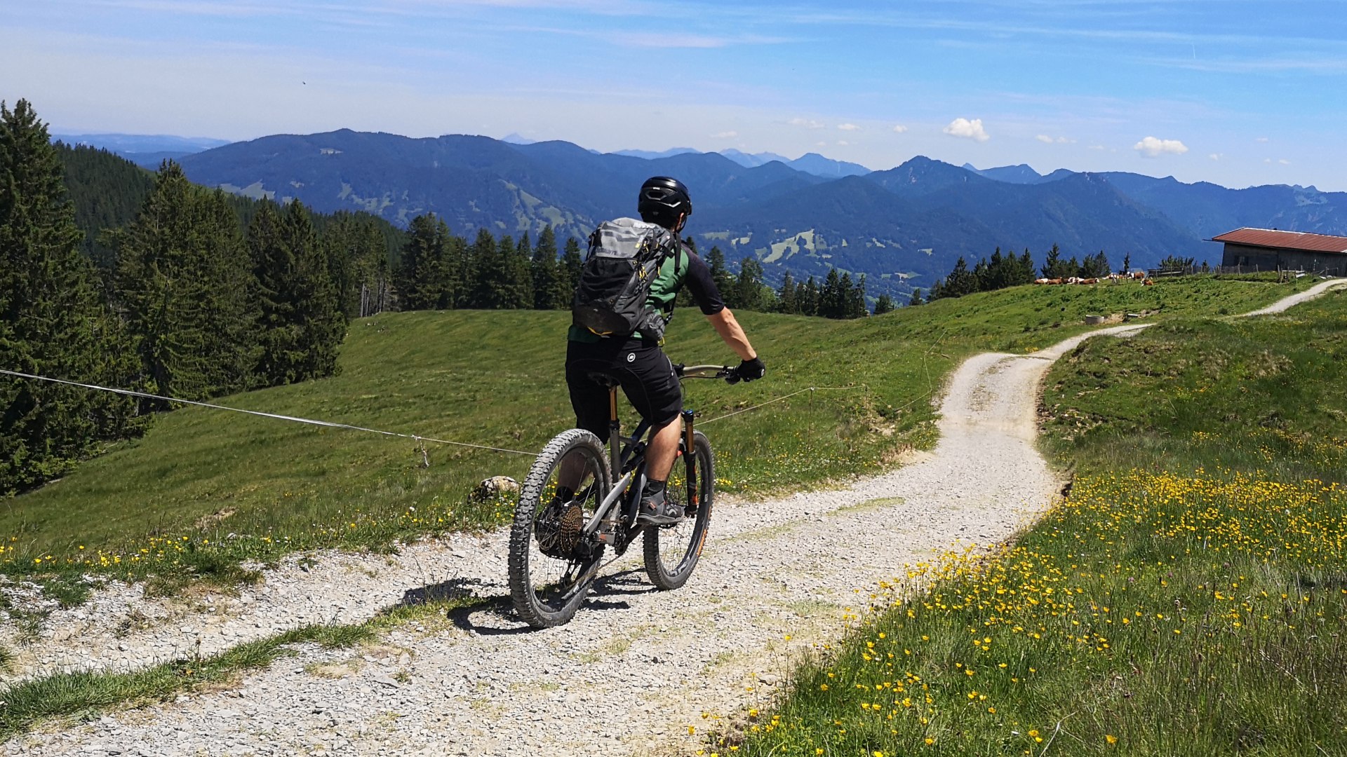 Naturverträglich am Berg unterwegs. Auf ausgewiesenen Wegen bleiben., © Tölzer Land Tourismus Naturverträglich am Berg unterwegs. Auf ausgewiesenen Wegen bleiben., © Tölzer Land Tourismus