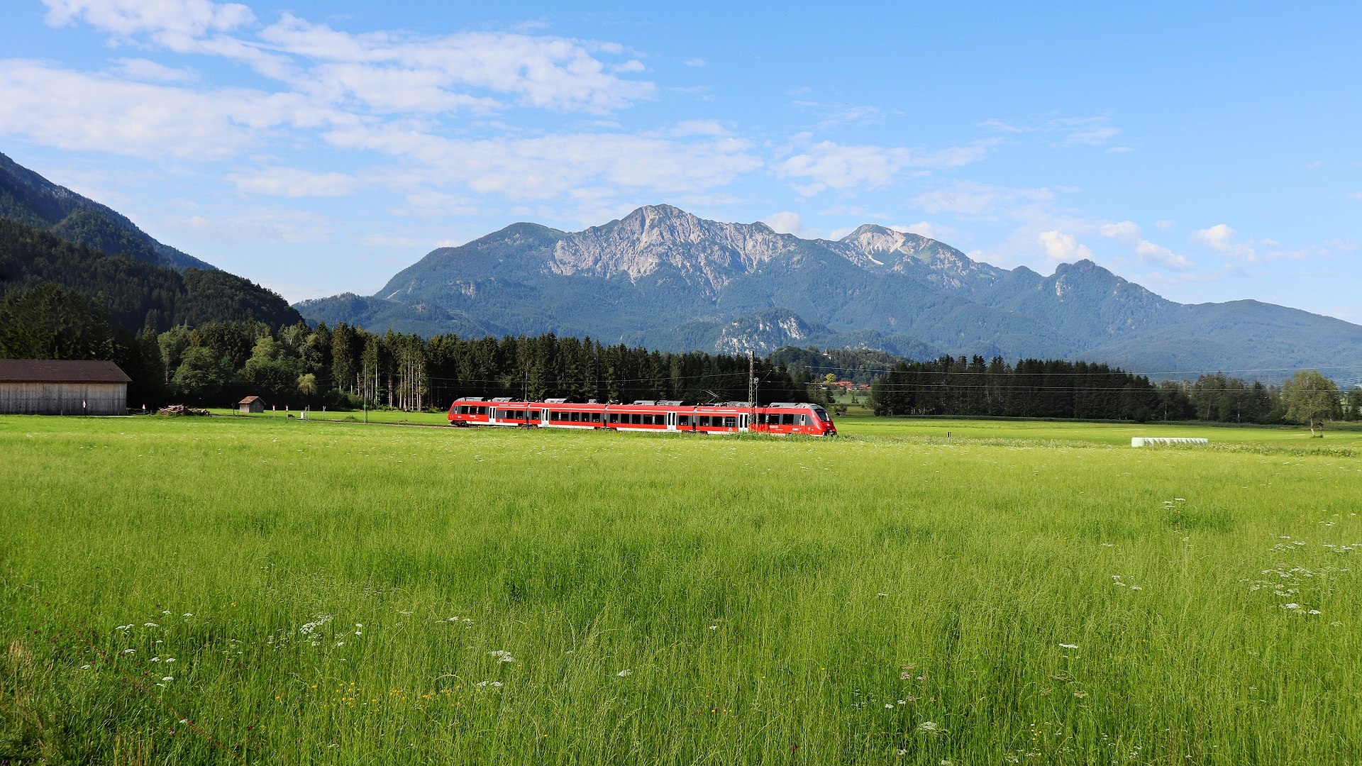 Eine Anreisemöglichkeit bieten die Bahnverbindungen ab München Hauptbahnhof!, © Tourist Information Kochel a. See|Daniel Weickel Eine Anreisemöglichkeit bieten die Bahnverbindungen ab München Hauptbahnhof!, © Tourist Information Kochel a. See|Daniel Weickel