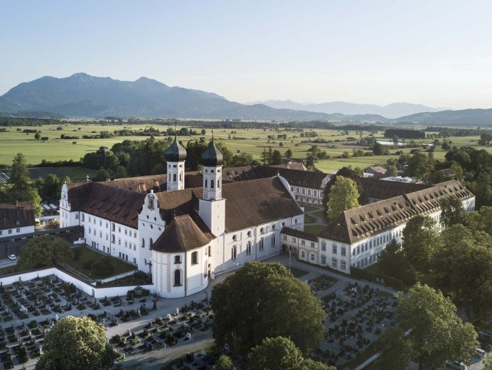 Rund um das Klosterdorf erstreckt sich das europ&auml;ische Vogelschutzgebiet der Loisach-Kochelsee-Moore, &copy; Archiv T&ouml;lzer Land Tourismus|@oberbayern.de, Peter von Felbert