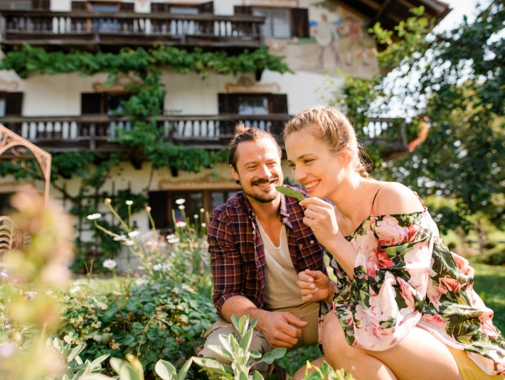 Entdecke mit den Kr&auml;uterp&auml;dagoginnen aus dem T&ouml;lzer Land die Welt der heimischen Pflanzen, &copy; T&ouml;lzer Land Tourismus|Leonie Lorenz