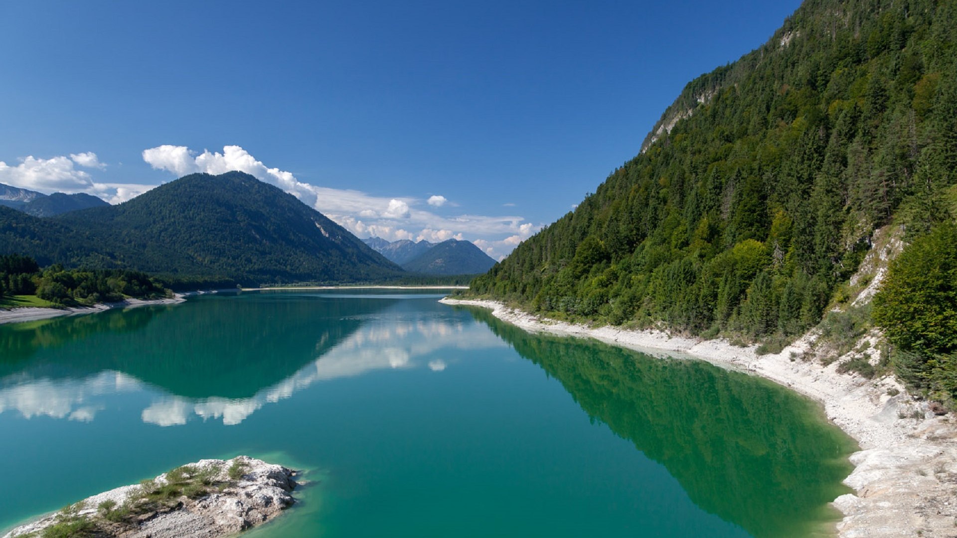 Der fjordartige Sylvensteinsee, &copy; Tourist Info Lenggries|Christian B&auml;ck