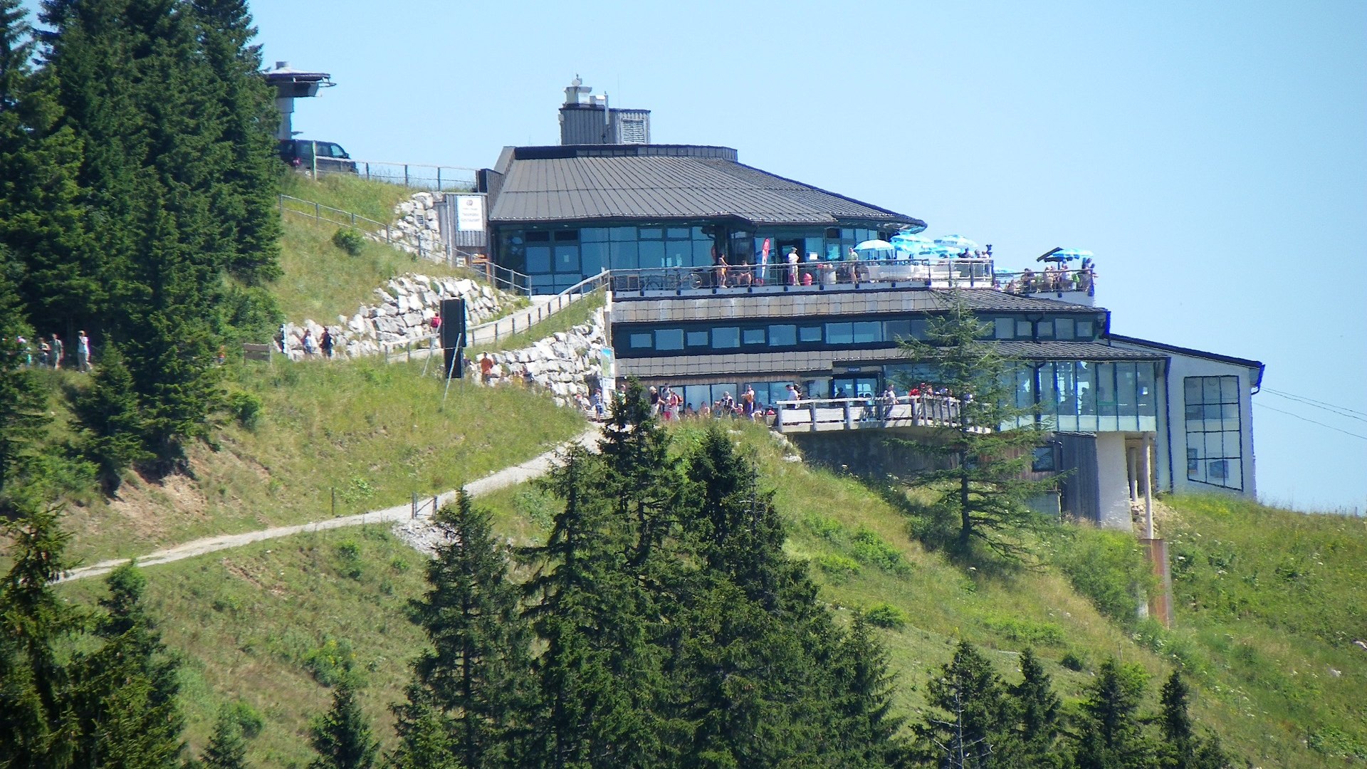 Lohnenswertes Ausflugsziel in den Lenggrieser Bergen - von der Bergstation aus von Hütte zu Hütte wandern , © Brauneck Bergbahn|Renate Mayer