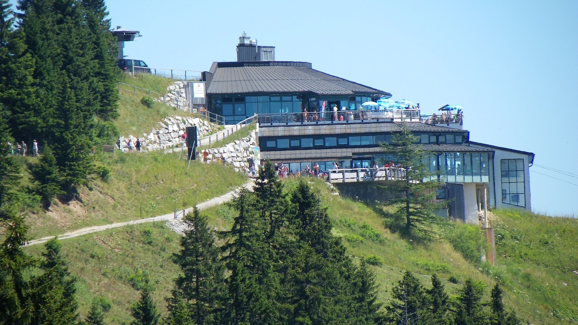 Lohnenswertes Ausflugsziel in den Lenggrieser Bergen - von der Bergstation aus von Hütte zu Hütte wandern , © Brauneck Bergbahn|Renate Mayer