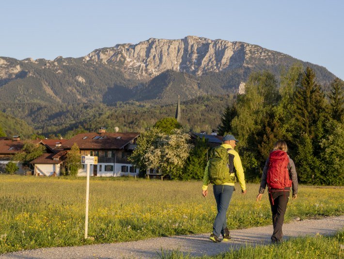 Weithin sichtbar  - der markante Felsr&uuml;cken der Bendiktenwand , &copy; T&ouml;lzer Land Tourismus|Bernd Ritschel