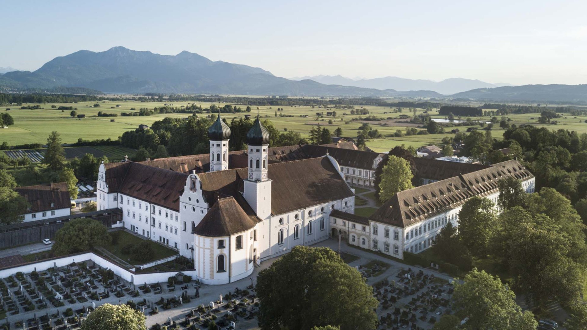 Rund um das Klosterdorf erstreckt sich das europäische Vogelschutzgebiet der Loisach-Kochelsee-Moore, © Archiv Tölzer Land Tourismus|@oberbayern.de, Peter von Felbert
