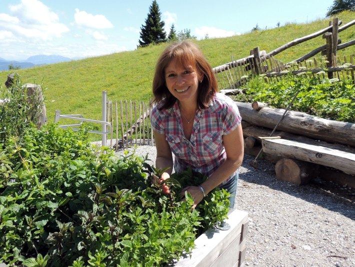 Schule auf der Alm mit Vroni Oberm&uuml;ller von der Stie-Alm, &copy; Stie-Alm|Renate Mayer