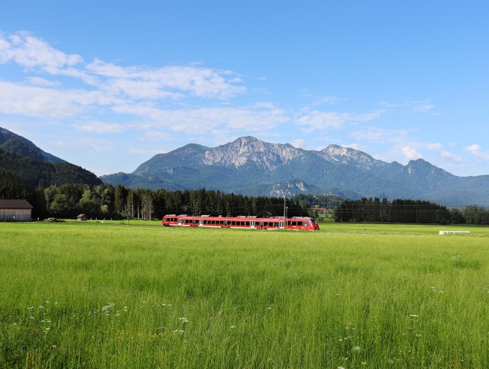 Eine Anreisem&ouml;glichkeit bieten die Bahnverbindungen ab M&uuml;nchen Hauptbahnhof!, &copy; Tourist Information Kochel a. See|Daniel Weickel