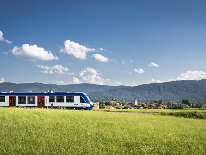 Mit der Bahn schon bei der Anreise  die herrliche Landschaft des Oberlands bestaunen., © www.brb.de|Dietmar Denger