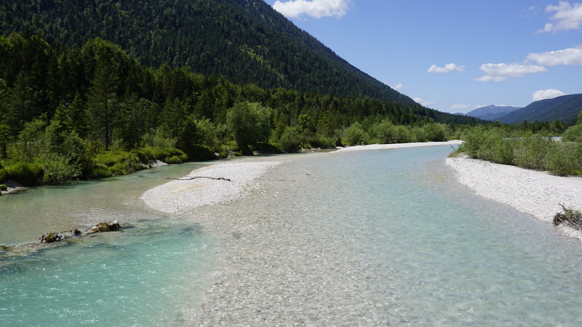 Die Isar gilt als einer der letzten Wildflüsse und bietet zahlreichen Tieren und Pflanzen Heimat., © Archiv Tölzer Land Tourismus|Kunz PR