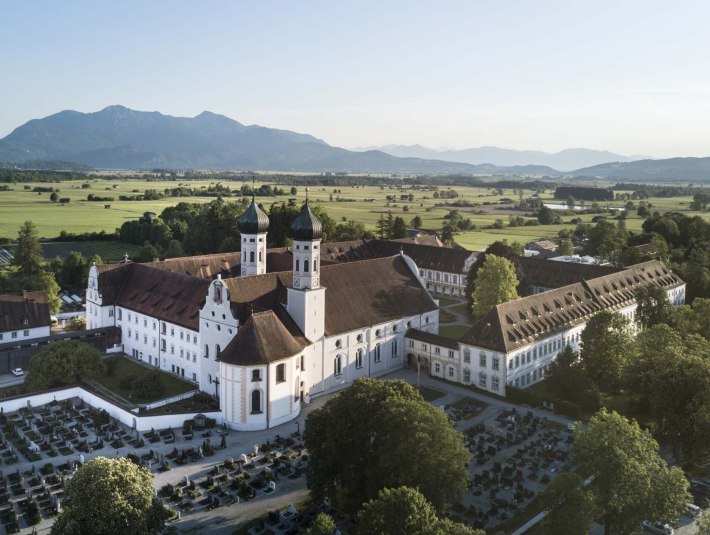 Rund um das Klosterdorf erstreckt sich das europäische Vogelschutzgebiet der Loisach-Kochelsee-Moore, © Archiv Tölzer Land Tourismus|@oberbayern.de, Peter von Felbert