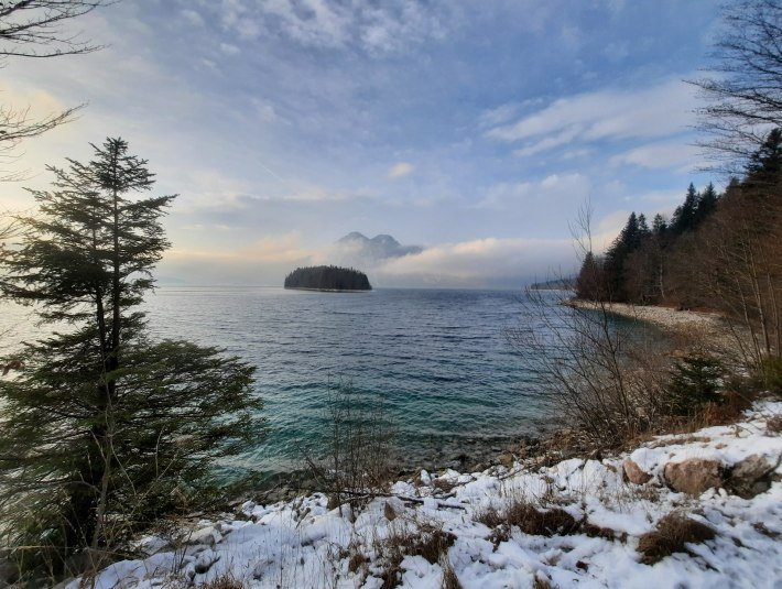 Insel Sassau im Winter, &copy; Landratsamt Bad T&ouml;lz-Wolfratshausen|Hannah Heither